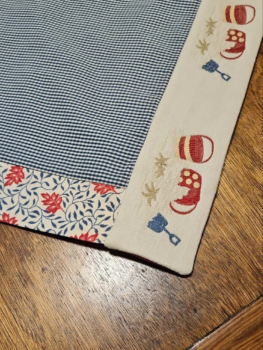 N/A cotton table
